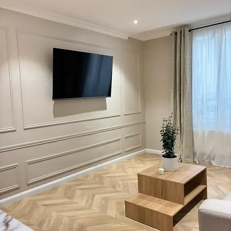 Апартаменты Design & Chic Bastille Marais *