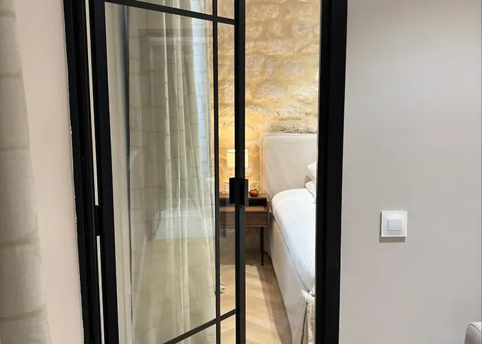 Апартаменты Design & Chic Bastille Marais *